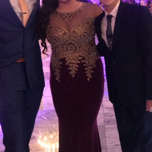 Wine/Gold long dress, mesh sleeves. - Picture 6 of 8